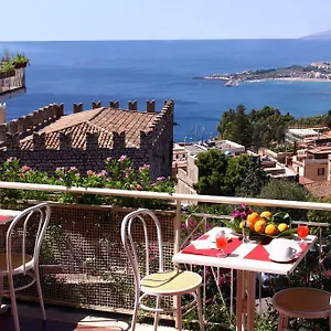 mediterranee-hotel.taorminaitalyhotels.com/