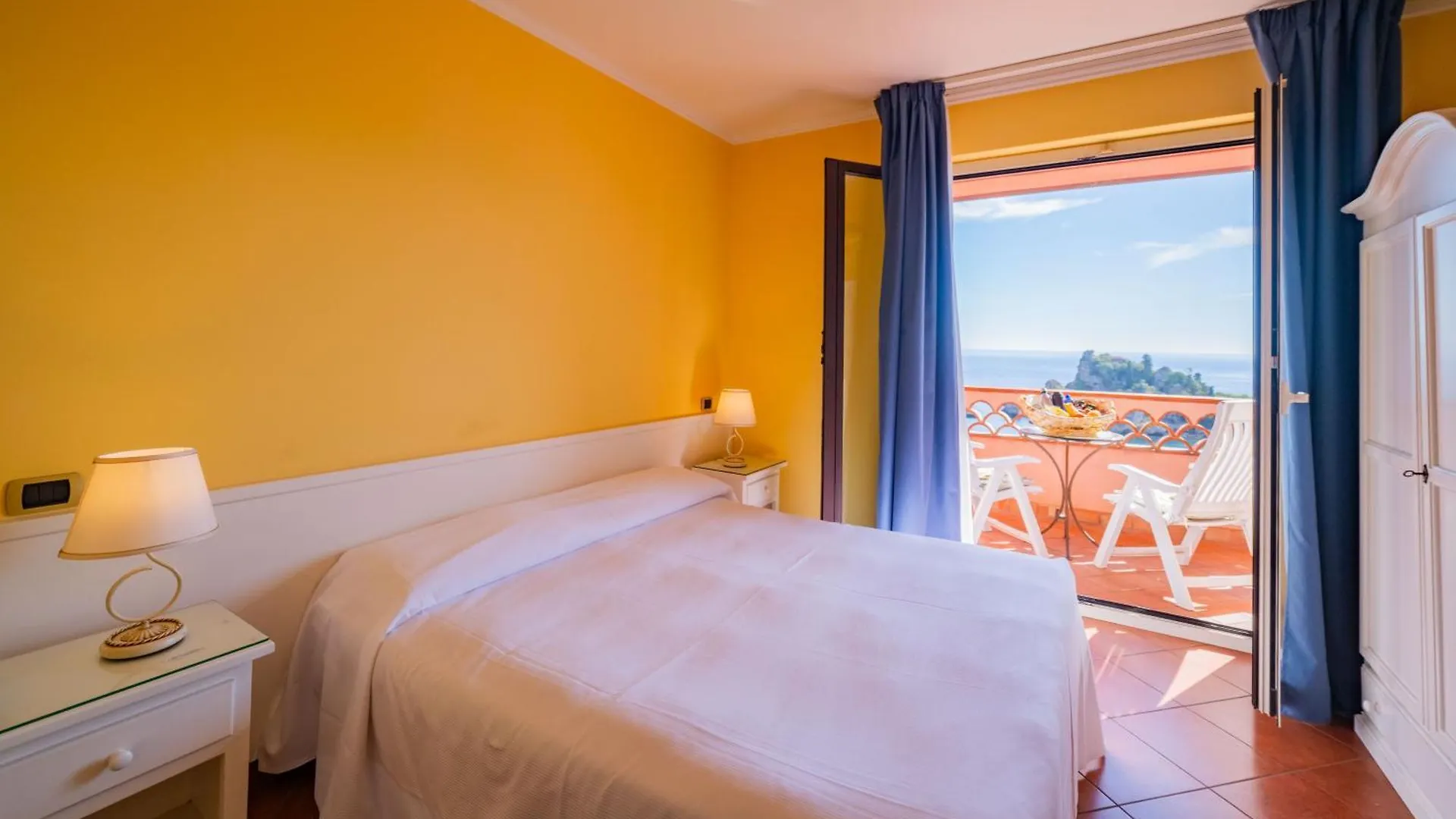 Mendolia Beach Hotel Taormina