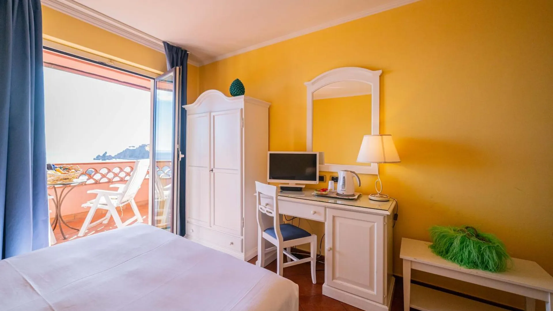 Mendolia Beach Hotel Taormina