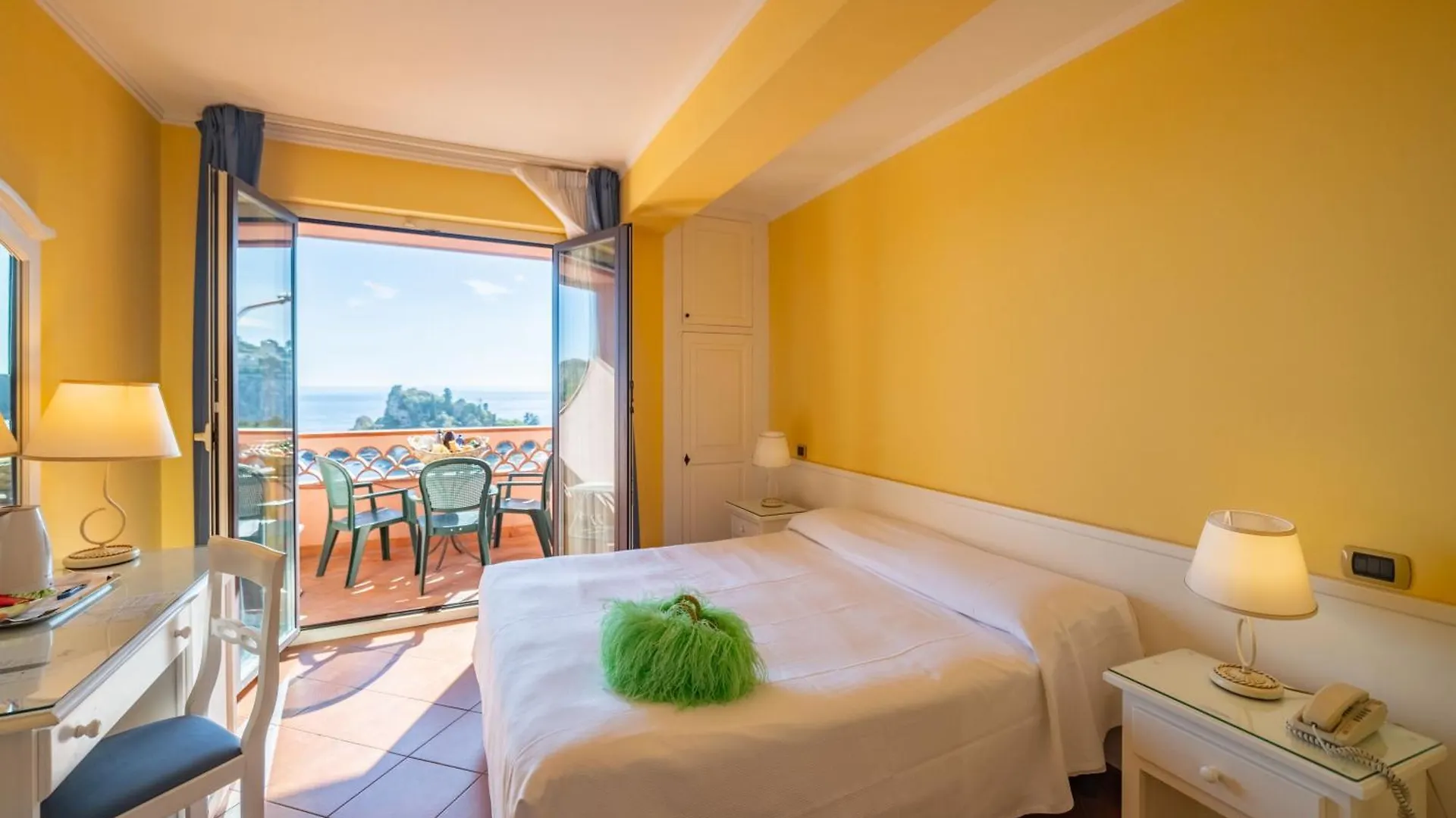 Mendolia Beach Hotel Taormina